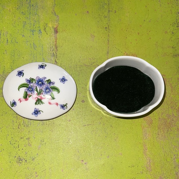 Lenox collectors Society trinket box - Picture 2 of 8